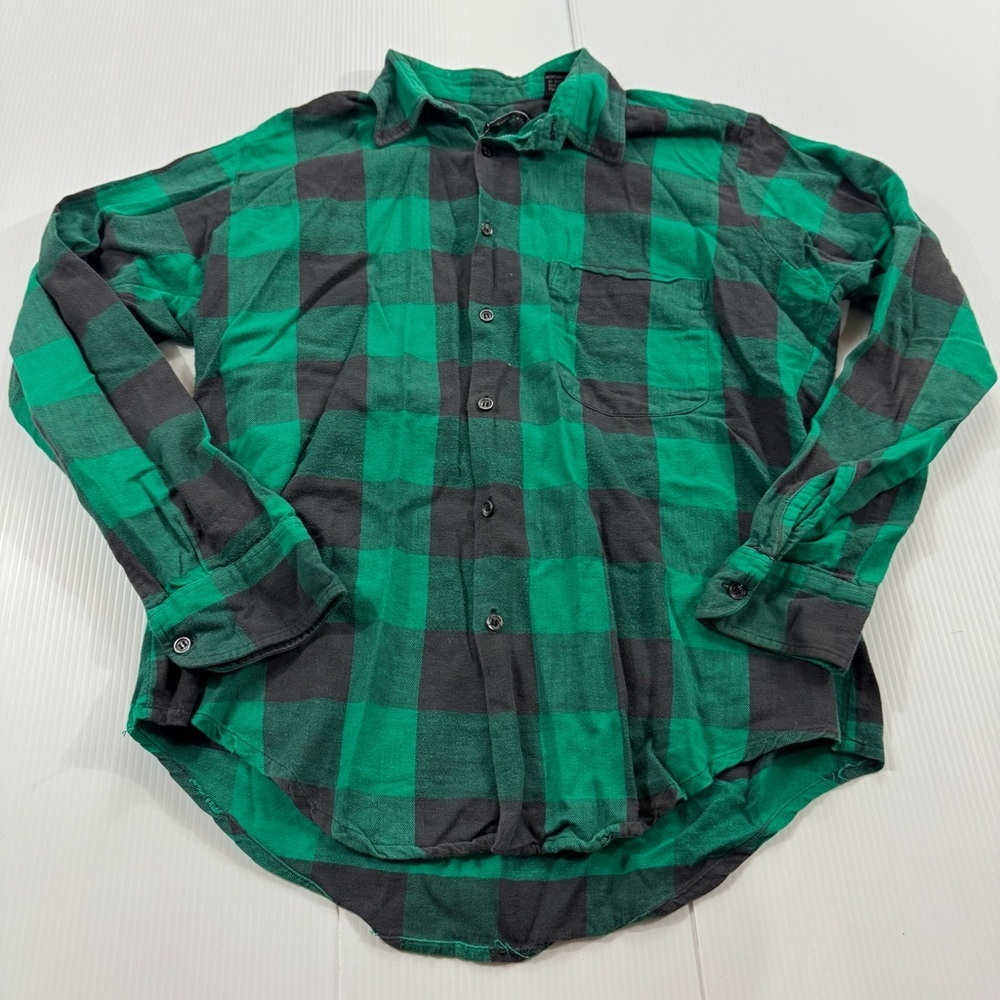 J86. Peter England Green and Black Checkered Men's Shirt (16/16 1/4)